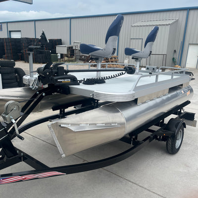 Mounted on the front is the 55lb Minn Kota Powerdrive 