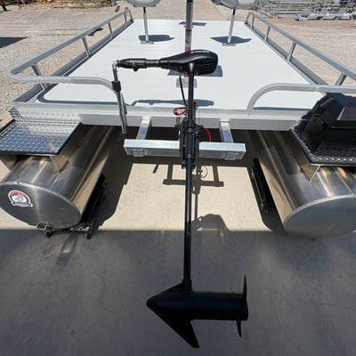 Mounted to the rear mount is the MinnKota Endura Max trolling motor with a Brocraft Universal joint tiller extension handle.